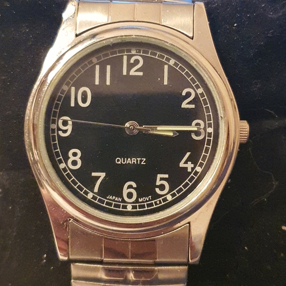 10/$20 Silver/Black Stainless Steel Men's Watch - Picture 1 of 4